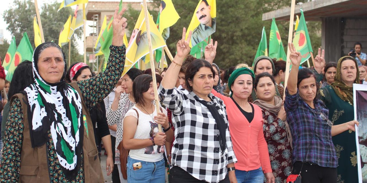 Li Hesekê bi hezaran kes ji bo Efrîn û Ocalan meşiyan