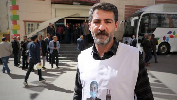 Wekîlê HDP’î Sarisaç ku polîsan ew derb kir: Heta tecrîd neyê pûçkirin wê çalakiya me dewam bike