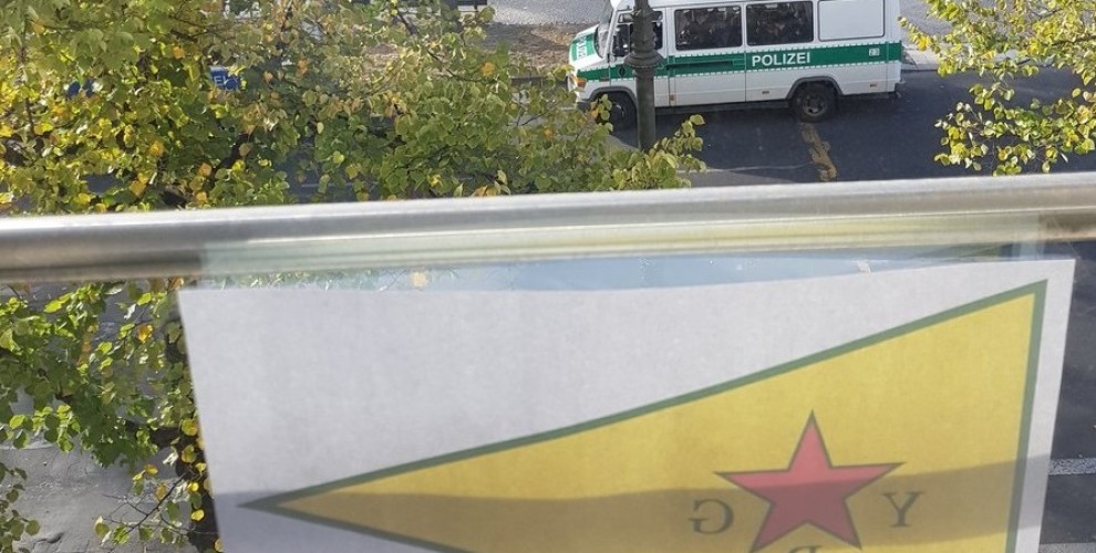 Wekîlê Elman serdegirtina ‘YPG’ê bi ber destê dadgeha federal