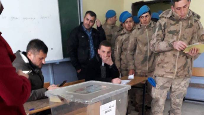 AKP li Şirnexê bi dengên esker û polîsan bi ser ket