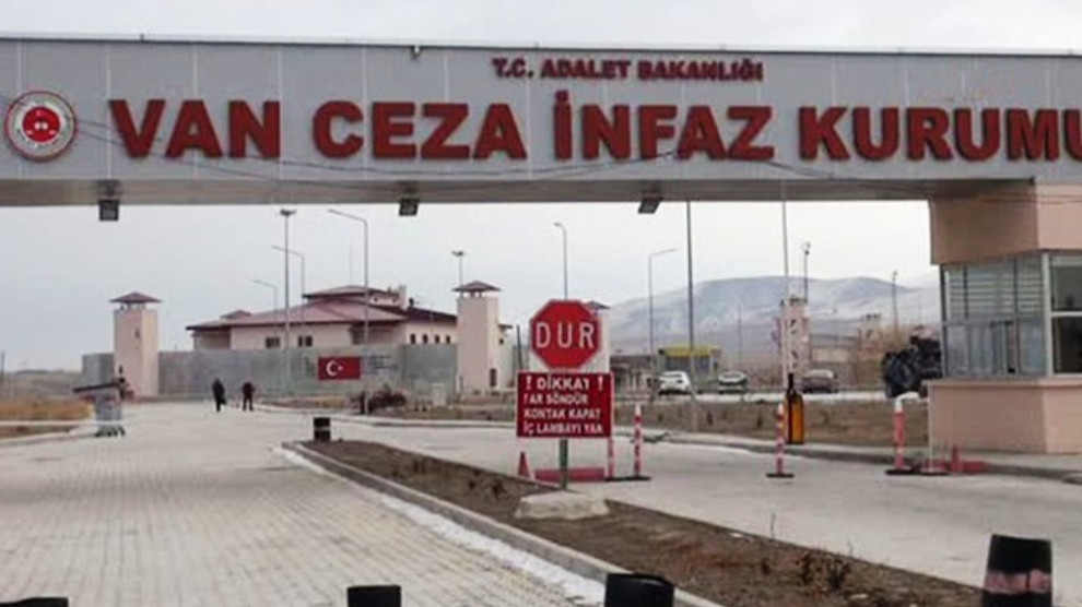 Mafên girtiyên di greva birçîbûnê û rojiya mirinê de ne