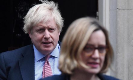 Krîza Brexîtê: Wezîra Kar a Îngilistanê îstifa kir