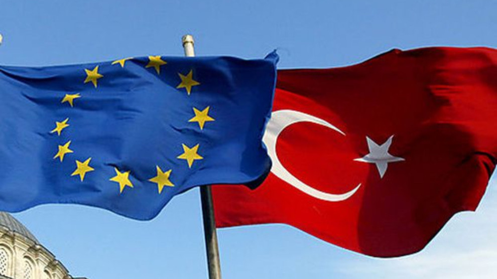 YE dagirkeriya Tirk şermezar kir, ji bo Qibrisê jî amadekariyê guşaran dike