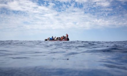 Li peravên Fasê 14 koçber fetisîn ku 2 ji wan zarok in
