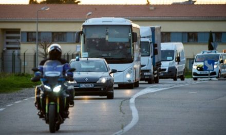 Vîrûsa Korona: Bi dehan bajarên Çînê di karantînayê de ne