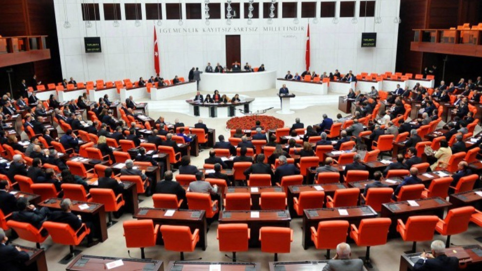 Pêşnûme qanûna ji 70 madeyî ya bêyî girtiyan, hate qebûlkirin