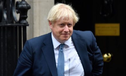 Serokwezîrê Îngilistanê Johnson xistin servîsa awarte ya nexweşxaneyê