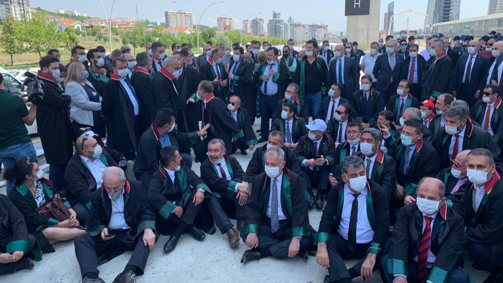 Serokên baroyan dest bi çalakiya rûniştinê kirin