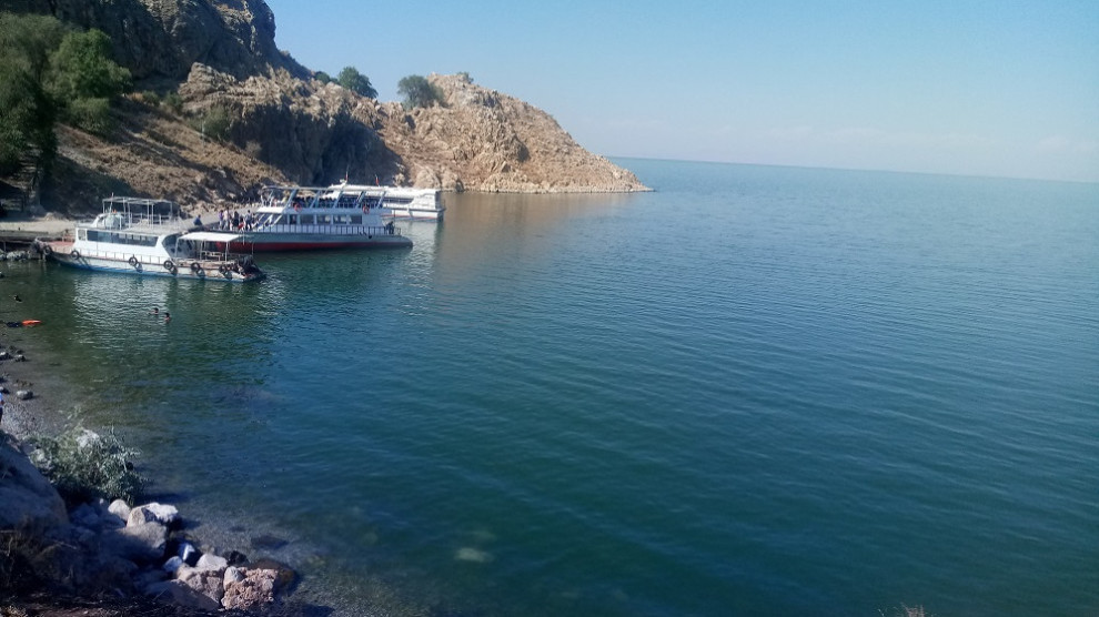 Gola Wanê kirine goristana penaberan