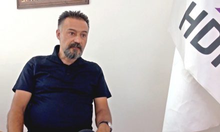 Umît Dede: Mifteya aştiyê li Îmraliyê ye