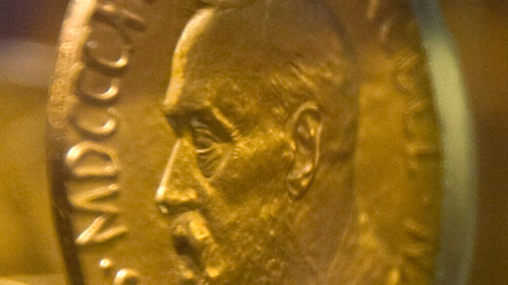 329 kes ji bo namzetiya Xelata Aştiyê ya Nobelê hatin nîşandan