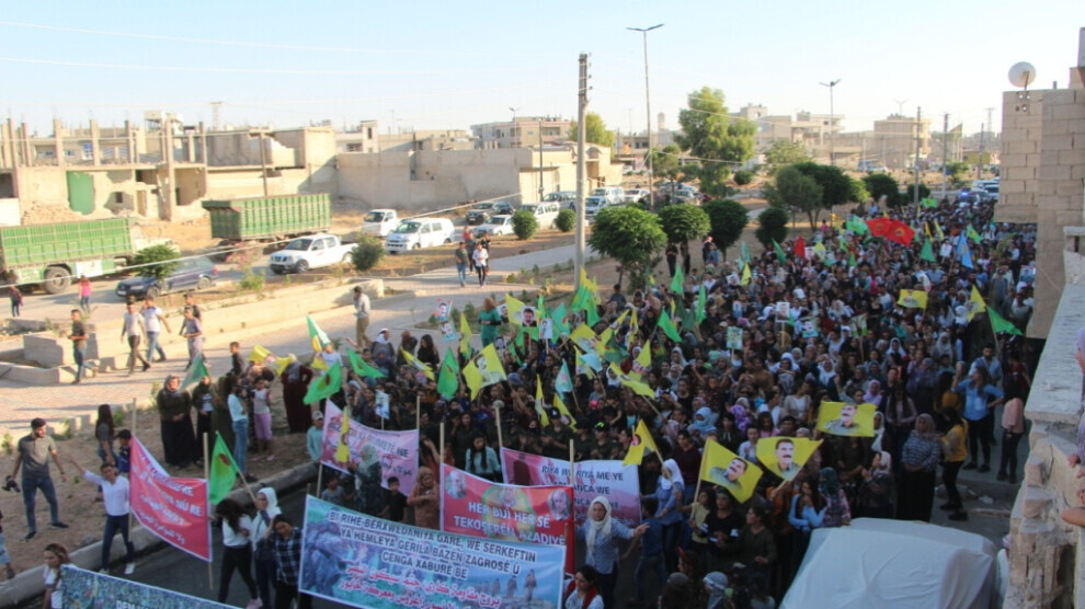 Xelkê Kobanê xwedî li berxwedana gerîla derket