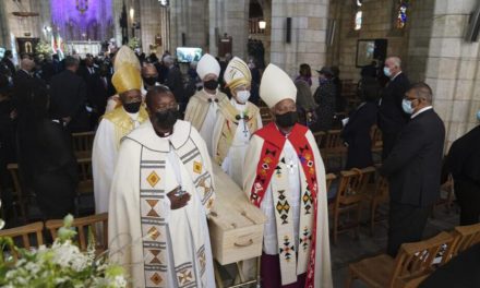 Ji bo Serpîskopos Desmond Tûtû yê Afrîqaya Başûr merasîmek hat lidarxistin