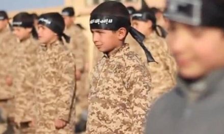 Li Swêdê ceza girtîgehê dan jina ku destûr dayî kurê xwe bibe DAÎŞ’î