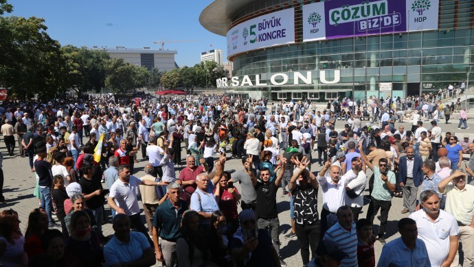 Bi deh hezaran kes ji bo kongreya HDP’ê li Enqereyê ne