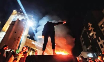 Çalakiyên li Îranê didome: Bi dehan kes hatin kuştin bi hezaran kes jî hatin destgîrkirin