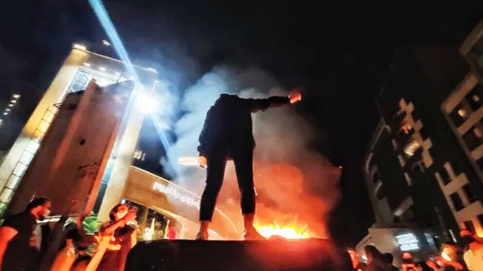 Çalakiyên li Îranê didome: Bi dehan kes hatin kuştin bi hezaran kes jî hatin destgîrkirin