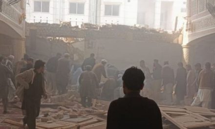 Li Pakistanê di dema nimêjê de êrîşî mizgeftê hate kirin: Gelek mirî û birîndar hene