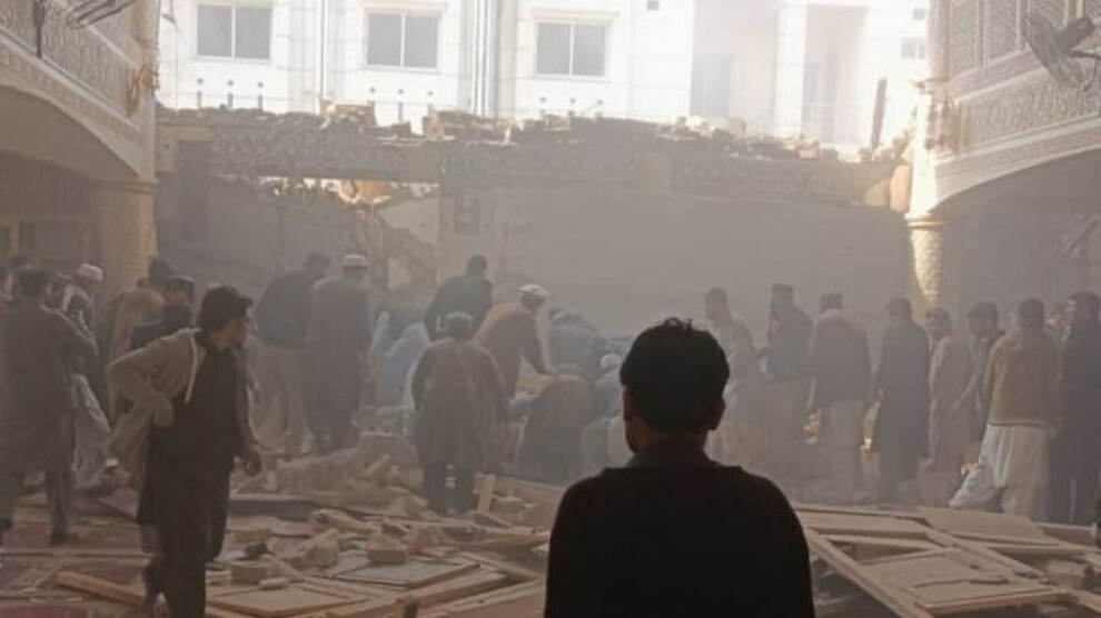Li Pakistanê di dema nimêjê de êrîşî mizgeftê hate kirin: Gelek mirî û birîndar hene