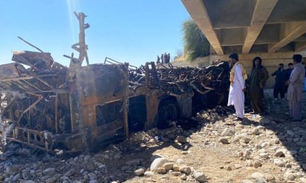 Li Pakistanê otobus qelibî: 44 kesan jiyana xwe ji dest dan