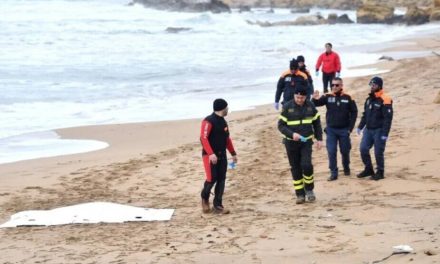 Li Îtalyayê keştiya koçberan noq bû: 64 kesan jiyana xwe ji dest dan
