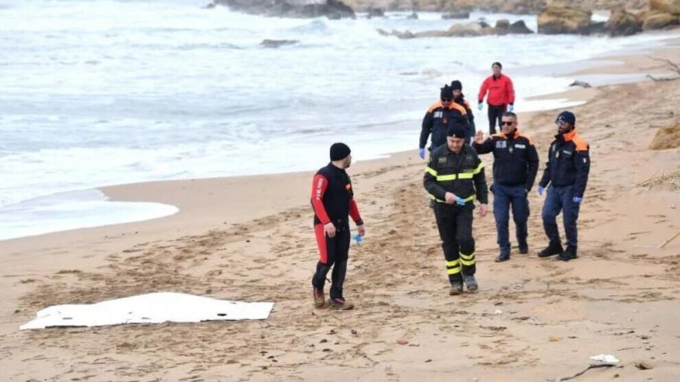 Li Îtalyayê keştiya koçberan noq bû: 64 kesan jiyana xwe ji dest dan