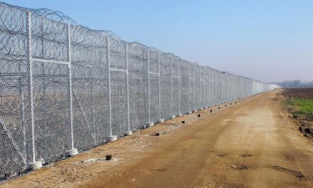 Yewnanistan, wê 35 km yên din ên sînorê xwe yê bi Tirkiyeyê re têl bike