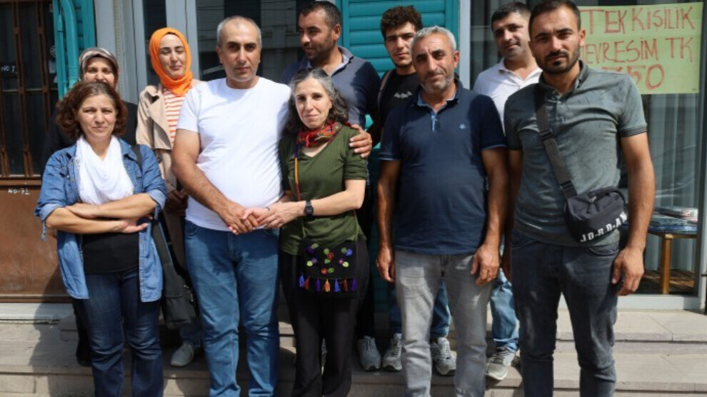 Zeytîn Satici bi dirûşmeya “Bijî berxwedan zindanan” hat pêşwazîkirin
