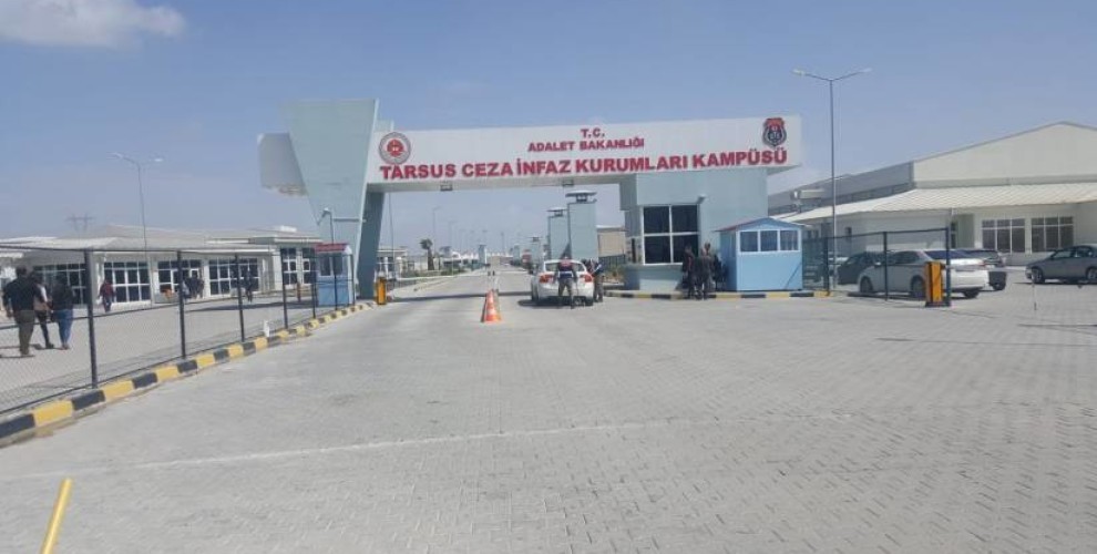 Girtiyên girtîgeha Tarsus û Kurkçulerê yên di greva birçîbûnê de bang kirin.