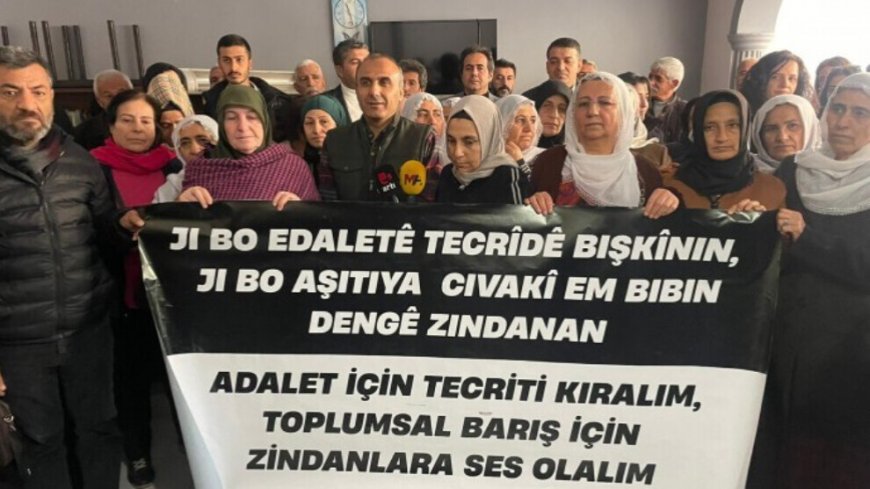 Malbatên girtiyan: Em bibin yek tecrîdê bişikînin