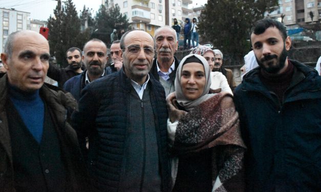 Ahmet Tamîr ku li Girtîgeha Bûnyanê ya Kayserî dihat ragirtin û 30 sal bûn girtî, hate berdan
