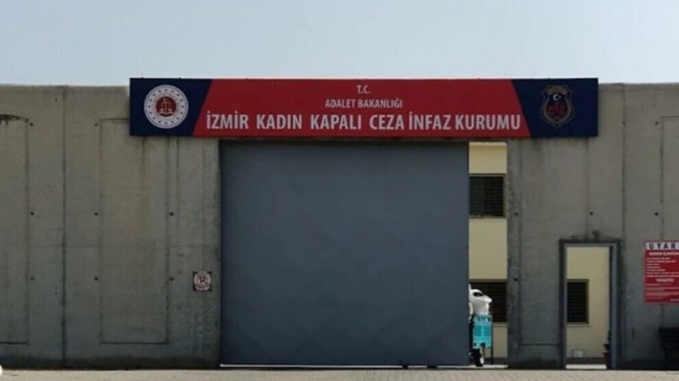 Li Girtîgeha Jinan a Şakranê, zêdeyî 20 gardiyanan avêtin ser qawîşa jin, kel û pelên girtiyan tevlîhev kirin