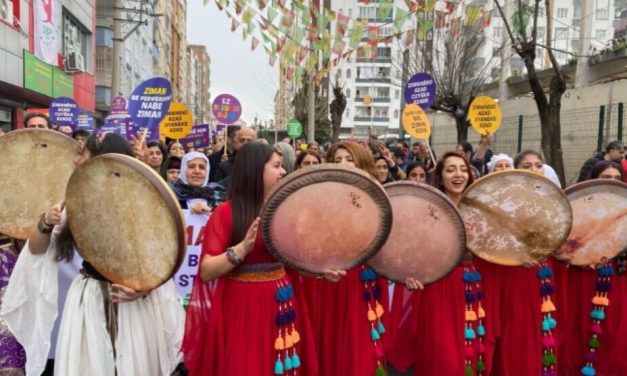 Her strana bi zimanê dayikê darbeya herî mezin a li faşîzmê ye’