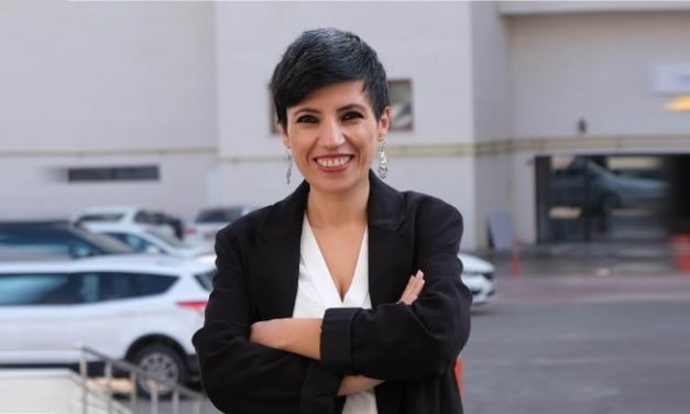 Xelat dan rojnamevan Dicle Muftuoglu