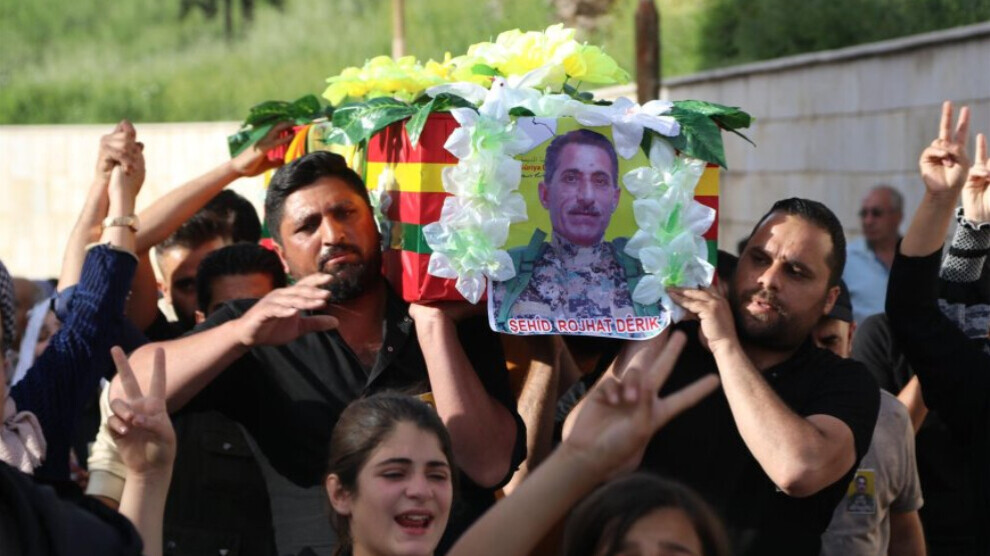 Cenazeyê şervanê QSD’ê Rojhat Dêrik hat veşartin