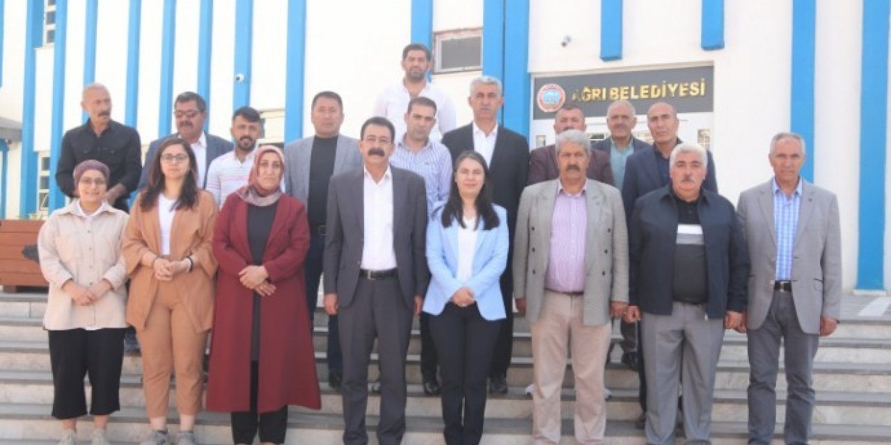 Hesabeke Şaredariya Agiriyê ya Banka Îllerê hate bloqekirin.
