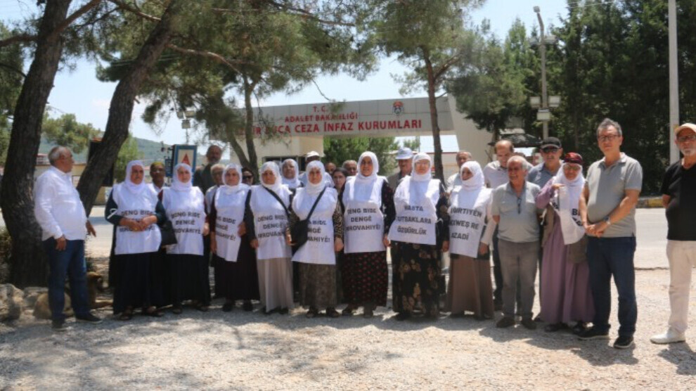 Li pêşiya girtîgehan çalakiyên ‘Deng bide azadiyê’ didomin