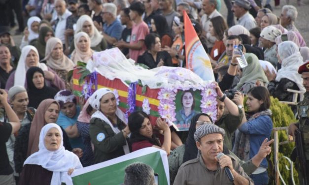 Cenazeyê şervana YPJ’ê Delîla hate veşartin