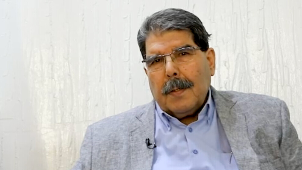 Muslim: Kobanê lîstikên dijmin hemû raxist pêş çavan